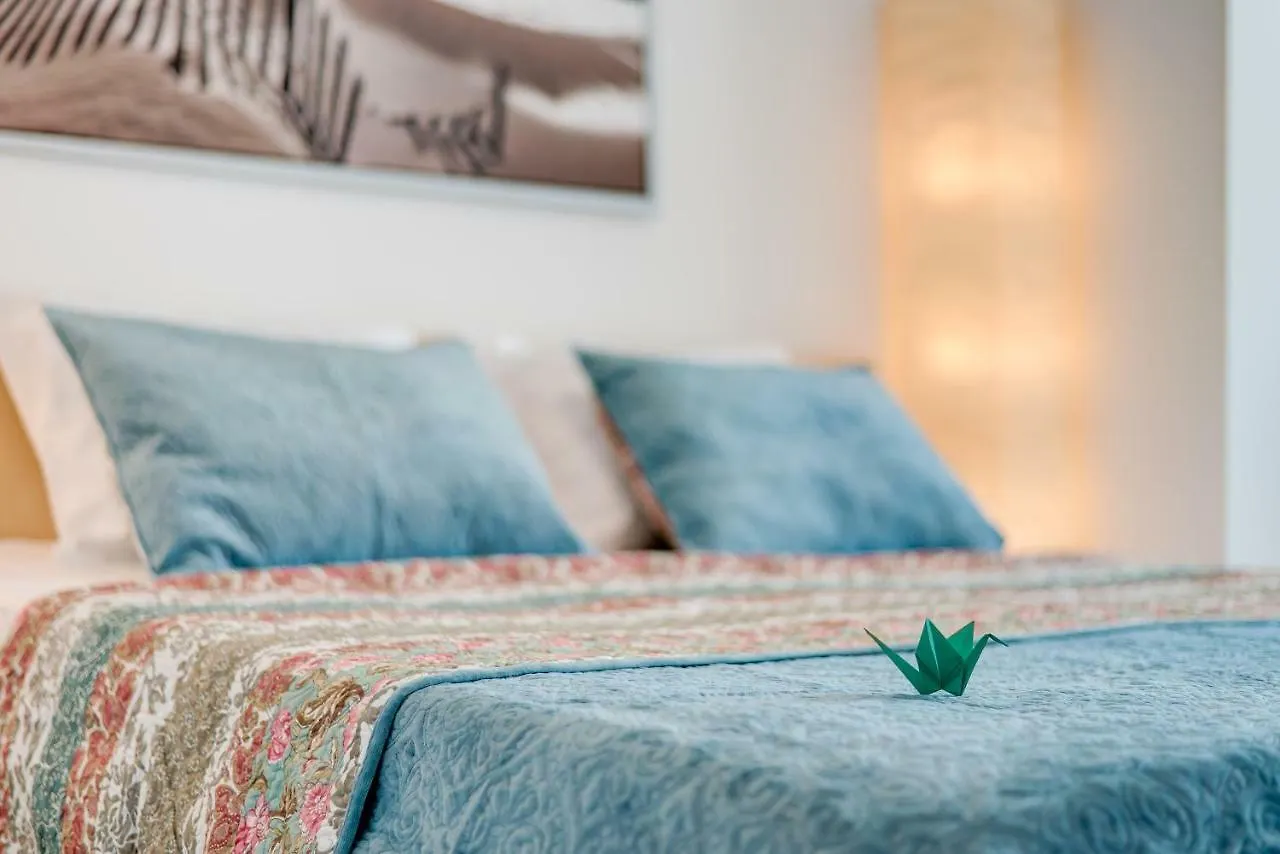 Bucharest Airport & Therme Apartments -- Five Minutes Driving Distance -- Self-Check-In -- Free Parking -- 20 Minutes Walking Distance To Airport -- Free Coffee & Tea -- Night Check-In Till 5 Am -- Next To Train To Bucharest --Balcony Otopeni