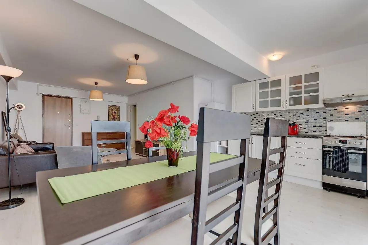 Bucharest Airport & Therme Apartments -- Five Minutes Driving Distance -- Self-Check-In -- Free Parking -- 20 Minutes Walking Distance To Airport -- Free Coffee & Tea -- Night Check-In Till 5 Am -- Next To Train To Bucharest --Balcony Otopeni