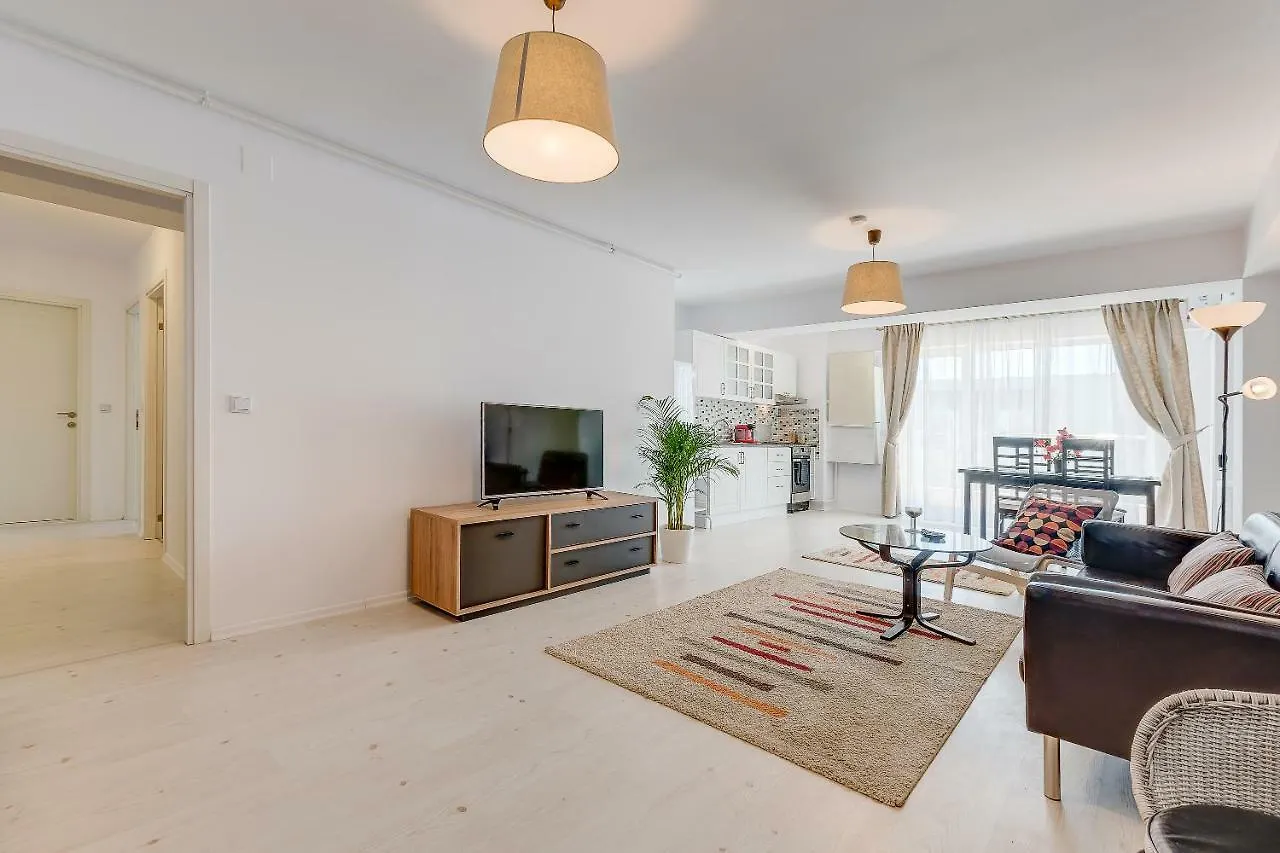 Bucharest Airport & Therme Apartments -- Five Minutes Driving Distance -- Self-Check-In -- Free Parking -- 20 Minutes Walking Distance To Airport -- Free Coffee & Tea -- Night Check-In Till 5 Am -- Next To Train To Bucharest --Balcony Otopeni 0*,