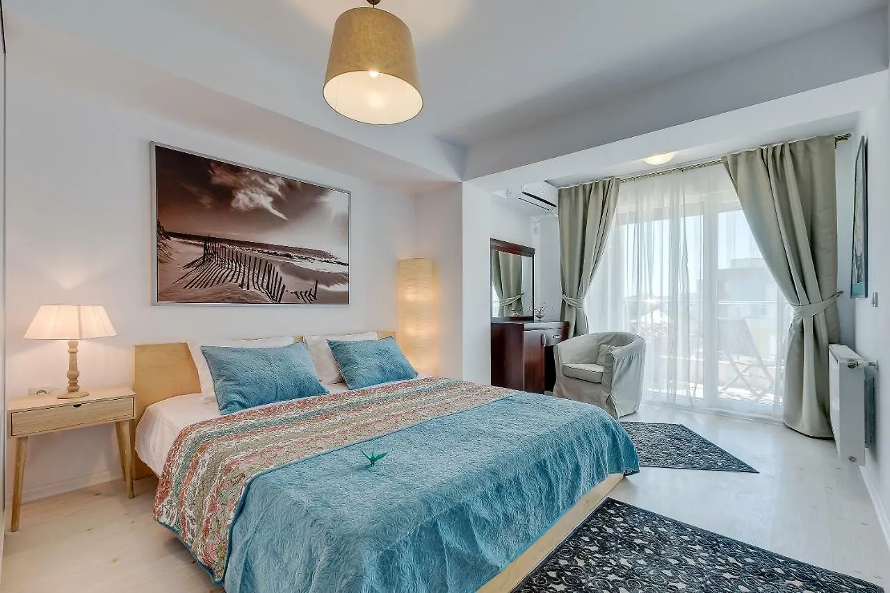 Bucharest Airport & Therme Apartments -- Five Minutes Driving Distance -- Self-Check-In -- Free Parking -- 20 Minutes Walking Distance To Airport -- Free Coffee & Tea -- Night Check-In Till 5 Am -- Next To Train To Bucharest --Balcony Otopeni Roumanie