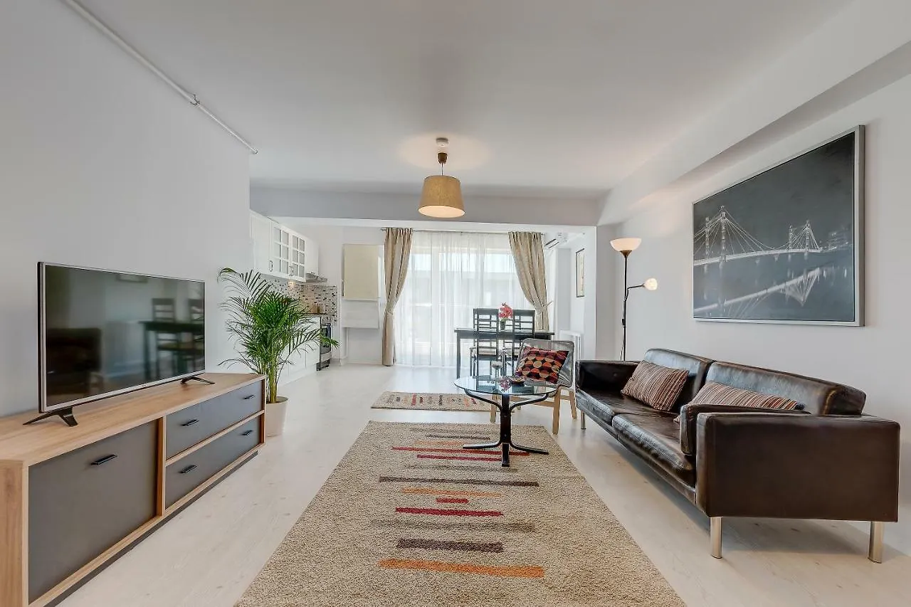 Bucharest Airport & Therme Apartments -- Five Minutes Driving Distance -- Self-Check-In -- Free Parking -- 20 Minutes Walking Distance To Airport -- Free Coffee & Tea -- Night Check-In Till 5 Am -- Next To Train To Bucharest --Balcony Otopeni