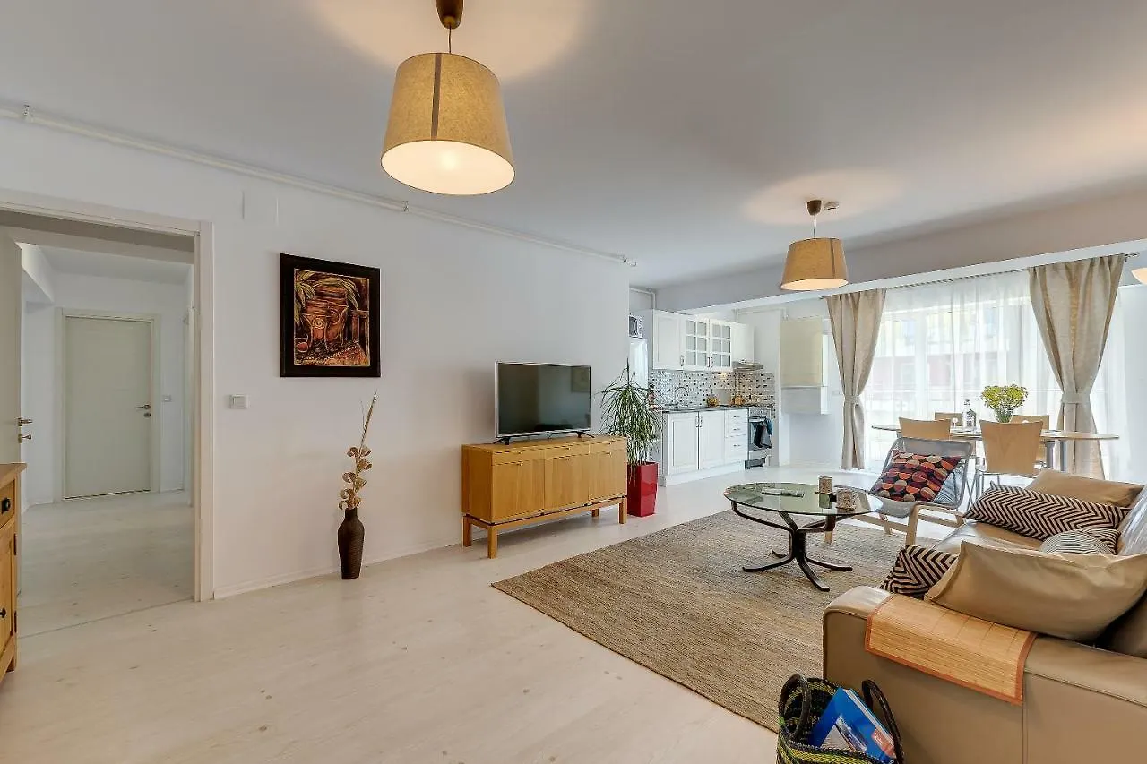 Bucharest Airport & Therme Apartments -- Five Minutes Driving Distance -- Self-Check-In -- Free Parking -- 20 Minutes Walking Distance To Airport -- Free Coffee & Tea -- Night Check-In Till 5 Am -- Next To Train To Bucharest --Balcony Otopeni